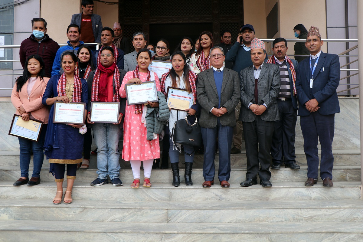 ट्रान्सपरेन्सी इन्टरनेशनल नेपाल–पुननिर्माण र पुर्नस्थापना लेखनवृत्तिबाट उत्कृष्ट १४ जना पत्रकारहरु सम्मानित